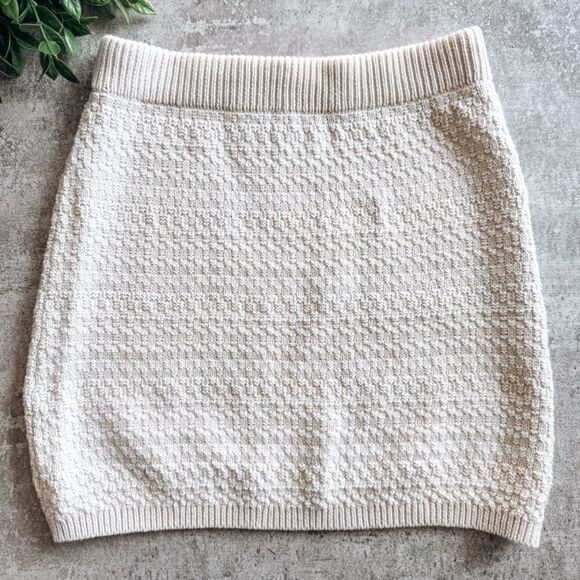 Wild Fable Cream Crochet Mini Skirt Size Small - Picture 2 of 5